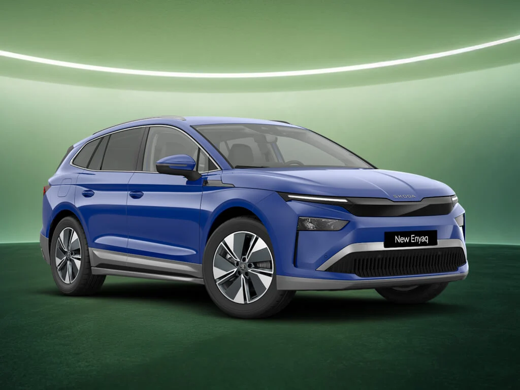 Skoda Enyaq blaues Fahrzeug