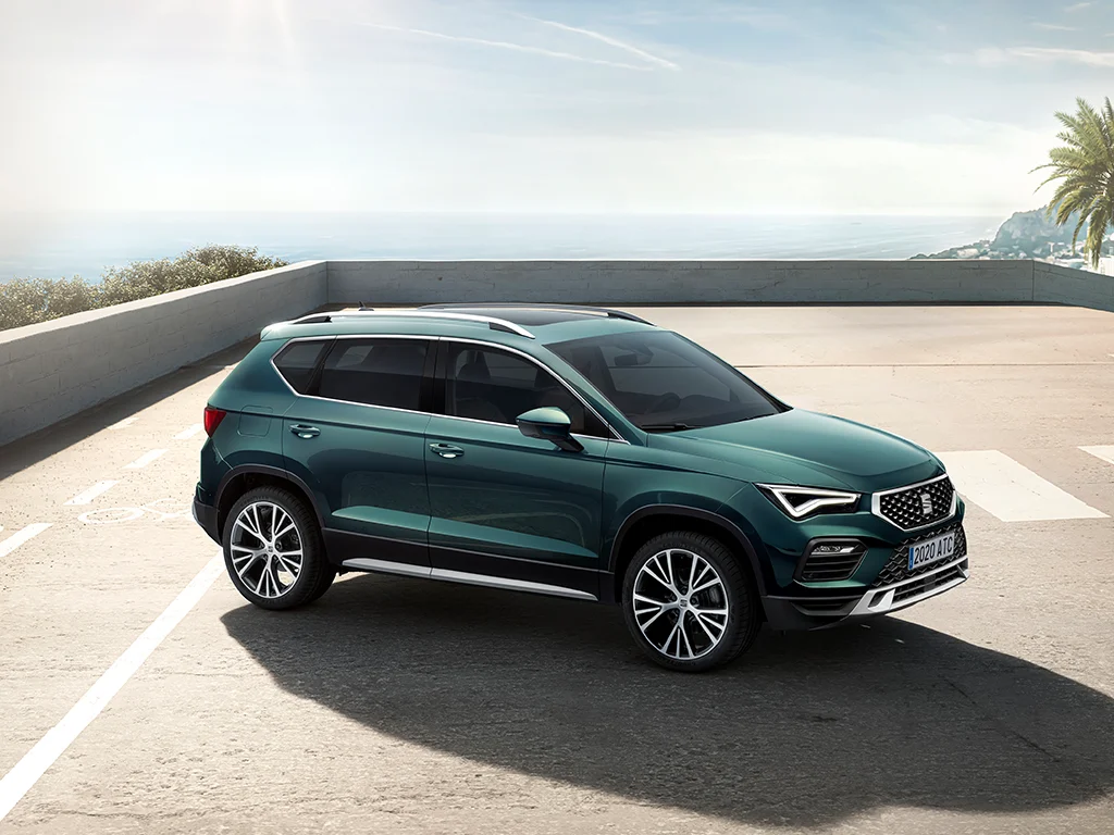 Seat Ateca 1024x768 türkis grünes fahrzeug