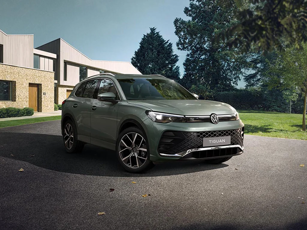 Tiguan Life 1024x768 grünes Fahrzeug